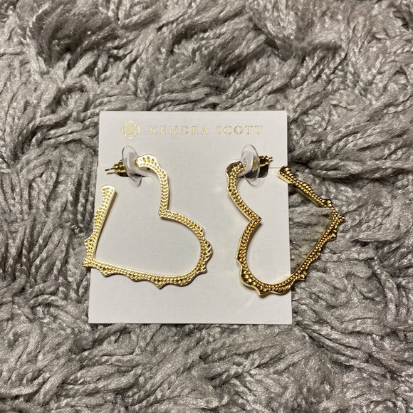Kendra Scott Jewelry - ❌SOLD❌Kendra Scott Sophee Heart Earrings Gold